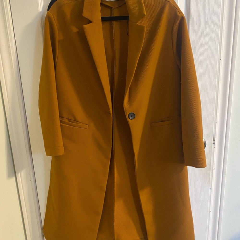 Stradivarius Women's Mustard Blazer